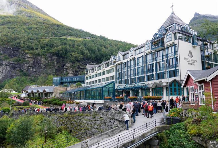 Jawort am Fjord: Prinzessin Märtha Louise heiratet Schamanen Zur Hochzeitsfeier lud das Paar in ein nobles Hotel am Geirangerfjord.