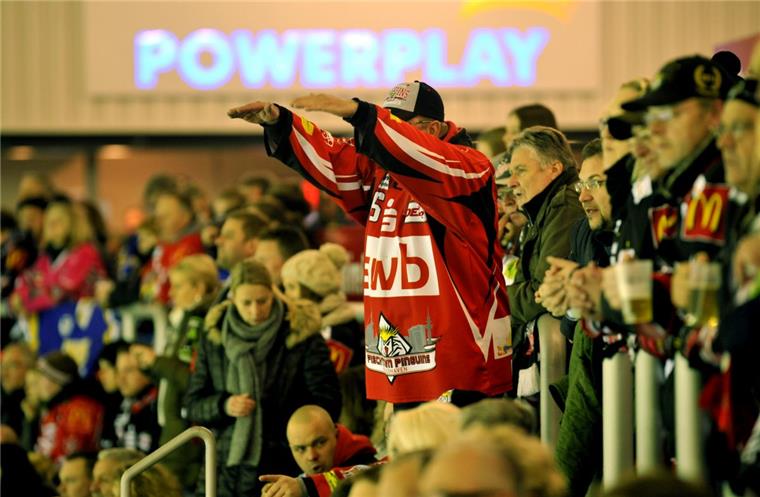 Fischtown Pinguins: Mehr Platz in der Eisarena Zur neuen Saison dürfen mehr Zuschauer in die Eisarena. Die Kapazität wurde erhöht.