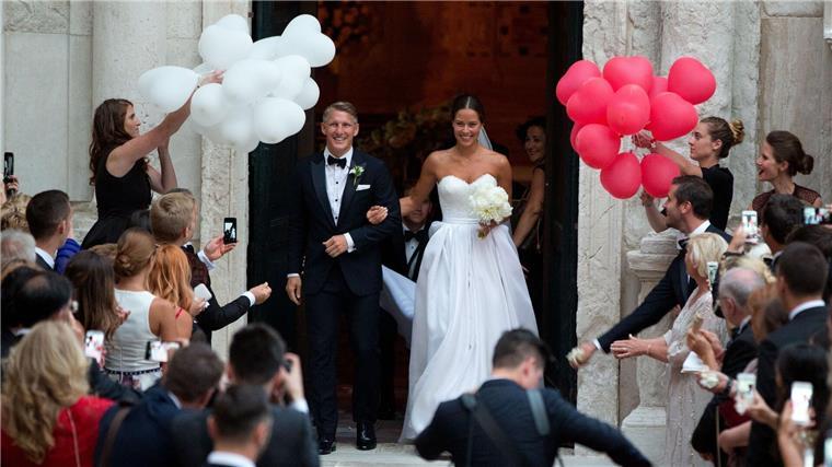 Ana Ivanović bestätigt Trennung von Schweinsteiger Zur Traumhochzeit in Venedig kamen 2016 bekannte Gäste wie Lukas Podolski und Angelique Kerber.