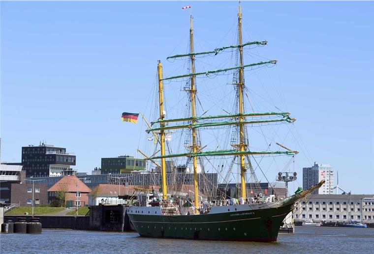 Die „Alex“ ist zurück in Bremerhaven Zurück im Heimathafen: Die „Alexander von Humboldt II“ hat am Montag im Fischereihafen festgemacht.