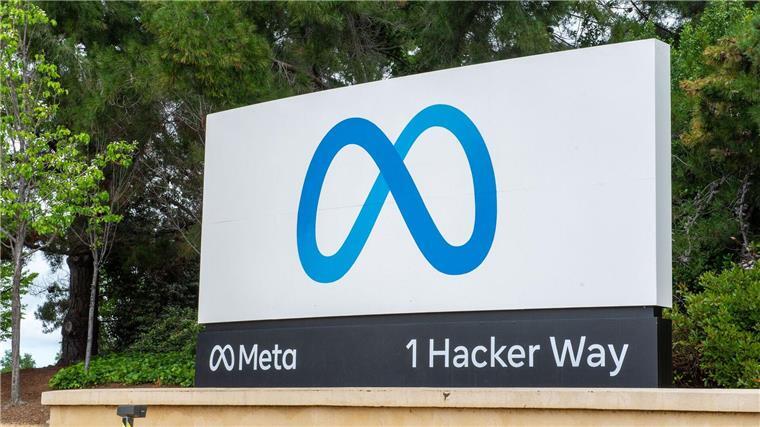 Meta will bei weltgrößter Brillen-Firma einsteigen Zusammen mit EssilorLuxottica entwickelte Meta die „Wayfarer“-Brillen mit Kamera und Lautsprechern. (Archivbild)