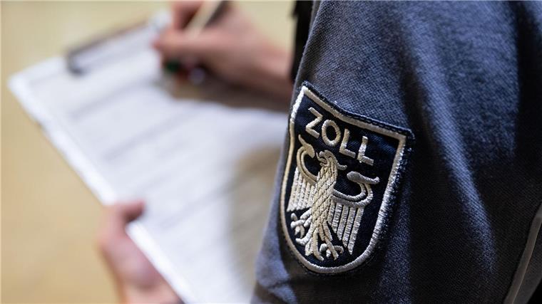 Steigende Zahl von aufgedeckten Mindestlohn-Betrugsfällen Zwar gilt der Mindestlohn in Deutschland - aber immer noch gibt es viele Unternehmen, die dagegen verstoßen. (Archivfoto)