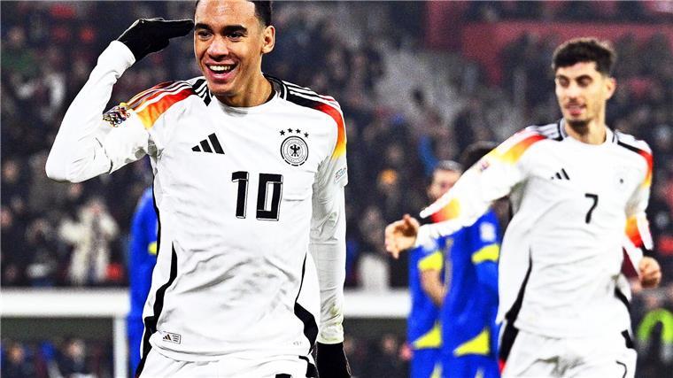 Zauber-Duo +1: Nagelsmanns Offensivtrumpf Zwei aus dem überzeugendem Trio: Musiala (l.) feiert sein Kopfballtor mit Havertz.