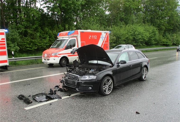 Verkehrsunfall sorgt für Vollsperrung auf der A 27 Zwei Auto sind kollidiert.