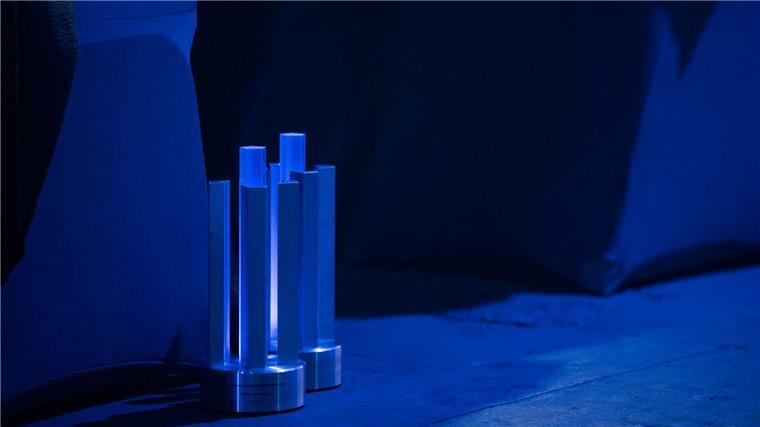 „Enshrouded“ als bestes deutsches Computerspiel geehrt Zwei der begehrten Trophäen beim Deutschen Computerspielpreis. (Archivbild)