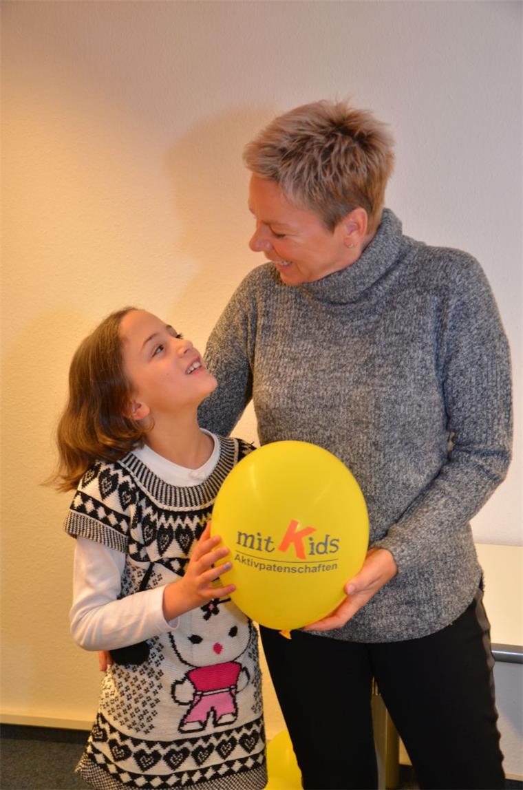 Zwei, die sich verstehen: Ayleen mit ihrer Patin Nicole Hajman.  
