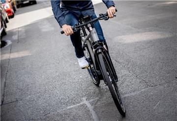 Radfahrer auf E-Bike