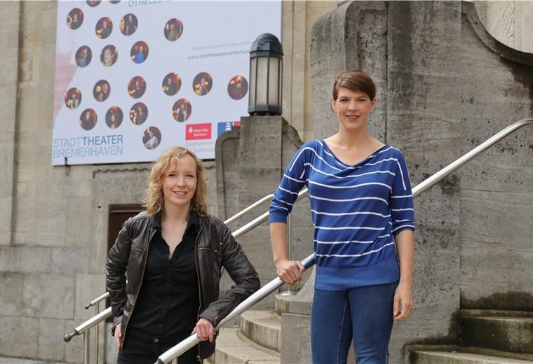 Zwei Jahre haben die Theaterpädagoginnen Insa Griesing und Ludmila Euler Schüler zum Theaterspielen animiert. Foto Stadttheater