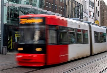 Zwei junge Männe haben in Bremen eine Straßenbahn entführt.