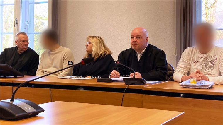 Suche nach Kokain auf hoher See - Mehrere Jahre Gefängnis Zwei Männer stehen vor Gericht, weil sie mit einem Fischkutter in der Nordsee schwimmendes Kokain einsammeln wollten.