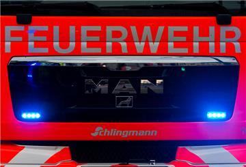 Ein Blick auf einen Einsatzwagen der Feuerwehr.