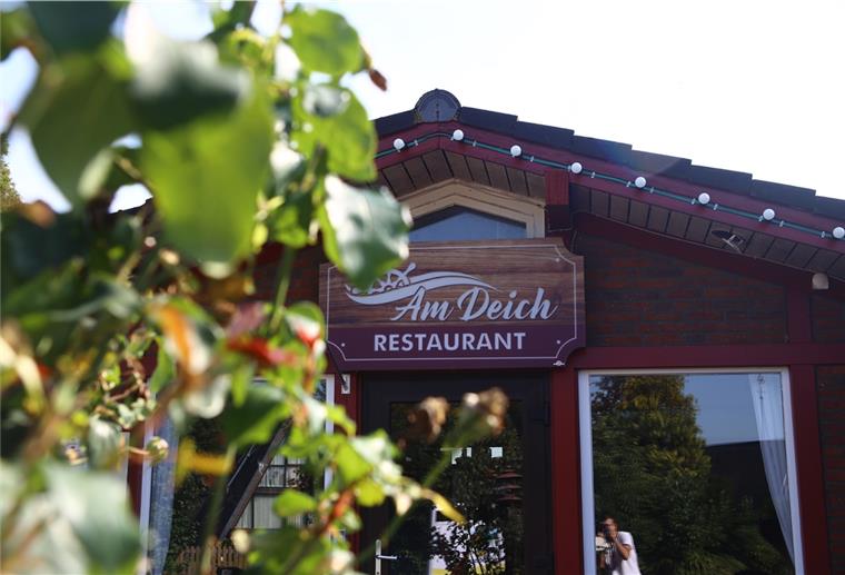 Zwei Monate lang hat das Ehepaar das Restaurant renoviert und einen maritimen Flair verliehen.