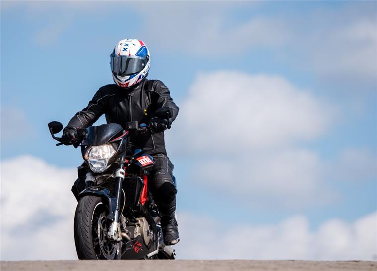 Motorradfahrer nach Sturz im Cuxland schwer verletzt Zwei Motorradfahrer haben sich bei Stürzen im Landkreis Cuxhaven verletzt.