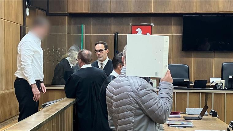 Polizisten beklauen Kokainhändler – und müssen ins Gefängnis Zwei Polizisten nehmen Drogenhändlern Geld ab – und behalten es für sich: Das Landgericht Hannover verurteilt sie zu Gefängnisstrafen. (Archivbild)