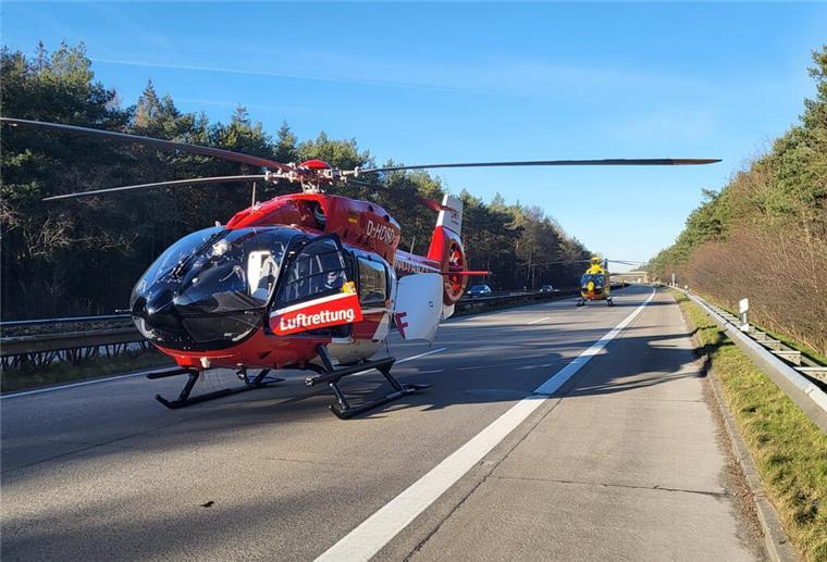 Zwei Rettungshubschrauber