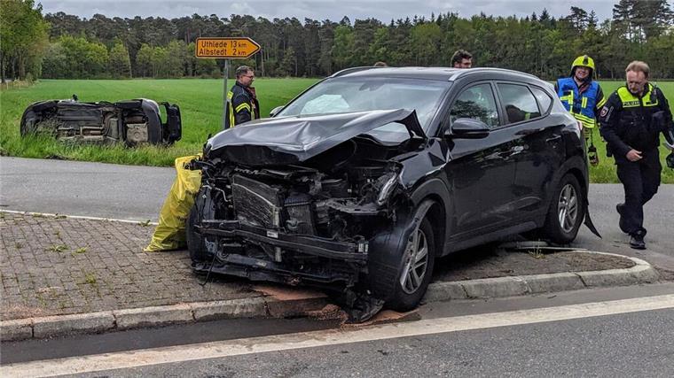Schwerer Unfall in Hagen: Drei Verletzte nach Kollision Zwei schwerbeschädigte Fahrzeuge und drei Verletzte waren die Folge eines Unfalls in Hagen.