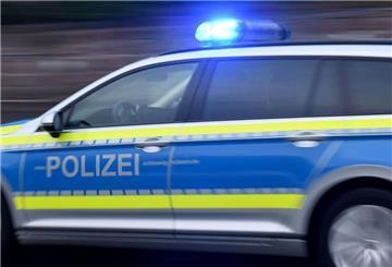 Polizeifahrzeug mit Blaulicht