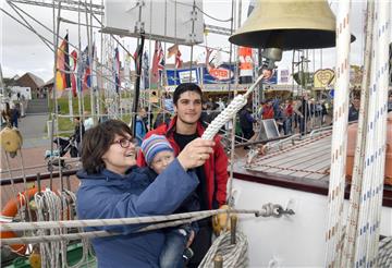 Zweiter Tag  des zweiten Seestadtfestes. Royal Helena mit Annette Adaschak und P...
