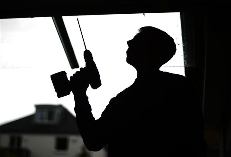 Zeven: Handwerker zocken Hausbewohner ab Zwielichtige Handwerker haben in Zeven gutgläubige Kunden übers Ohr gehauen.