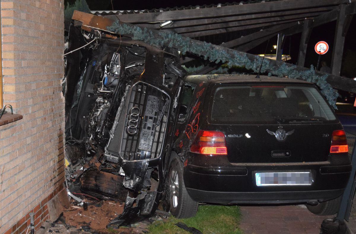 Autofahrer rast an Abzweigung vorbei und wird eingeklemmt Zwischen Hauswand und Carport ist ein Autofahrer eingeklemmt worden, weil er an einer Abfahrt vorbeigerast war. Zudem war er betrunken hinter dem Steuer.