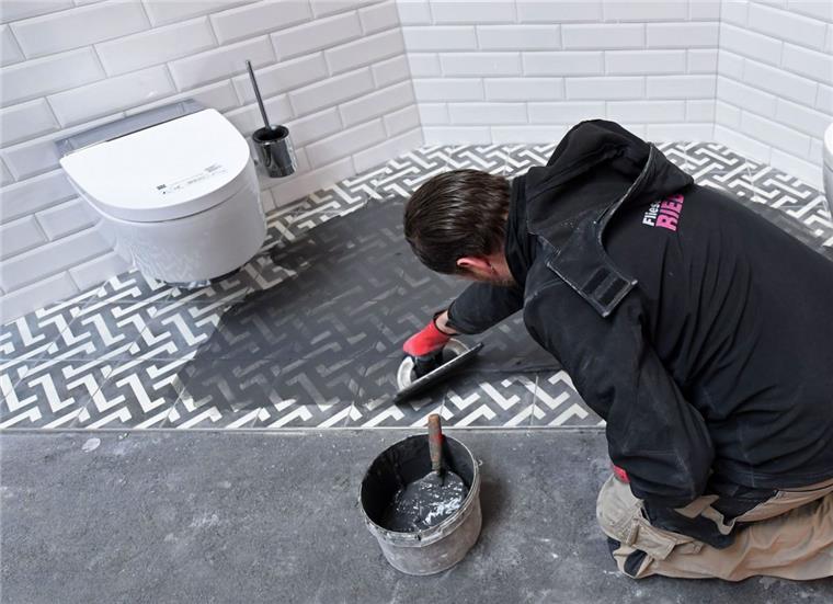 Viel Pfusch durch Handwerker ohne Meistertitel Zwischenzeitlich sollen 90 Prozent der Fliesenleger ohne Meistertitel im Einsatz gewesen sein. Nach und nach hat sich der Markt wieder konsolidiert.